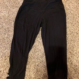 Capri black leggings